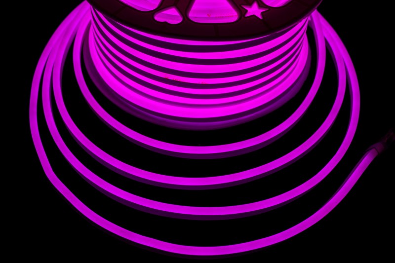 Светодиодный гибкий неон 8х16 мм 2835, 220 Вольт, 9,6 Ватт, IP67 (розовый) 100 метров